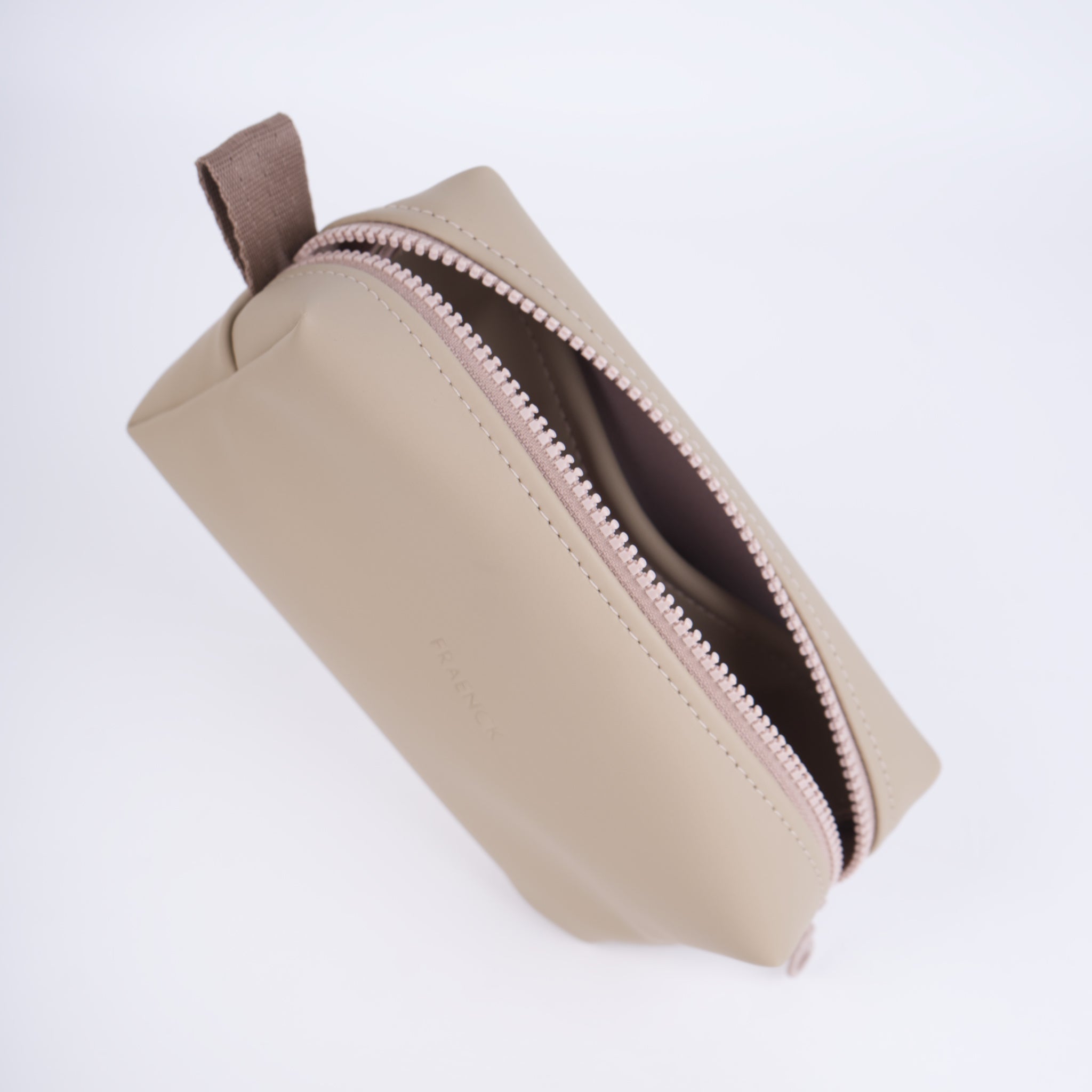 Etui Kim