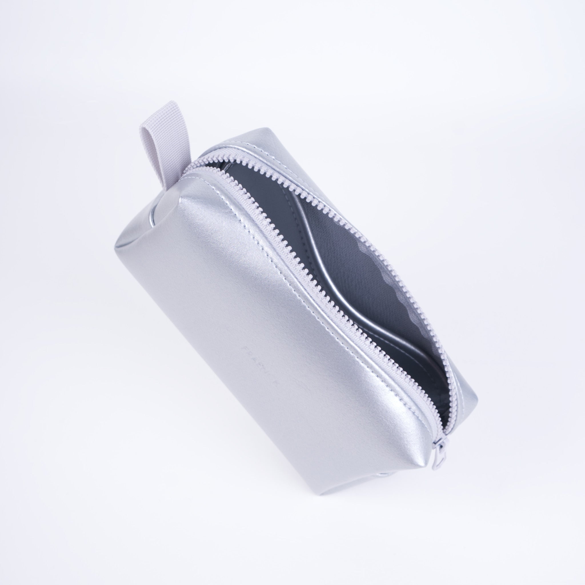 Etui Kim